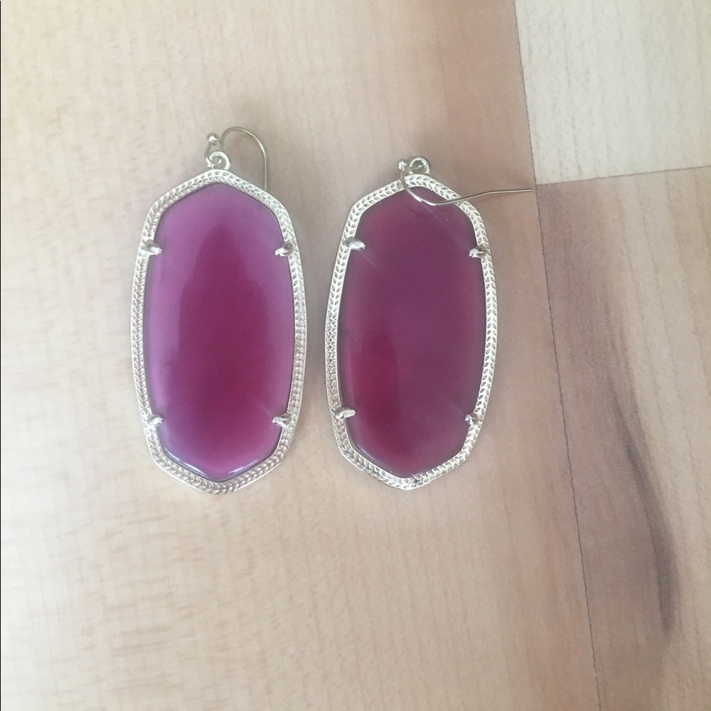 ❌SOLD❌ Kendra Scott Danielle Earrings